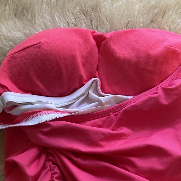 Hot pink swim top size M - Picture 4 of 9